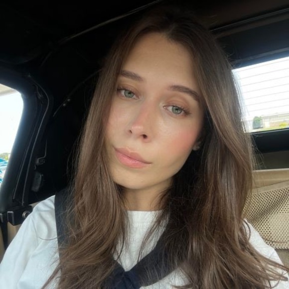 Meet your Posher, Alexandra - Picture 1 of 1